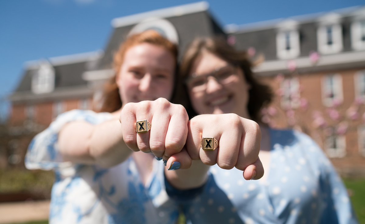 ainsliemae's tweet photo. ❤️ @stfxuniversity Class of ‘22 https://t.co/joy3Lt9Qls