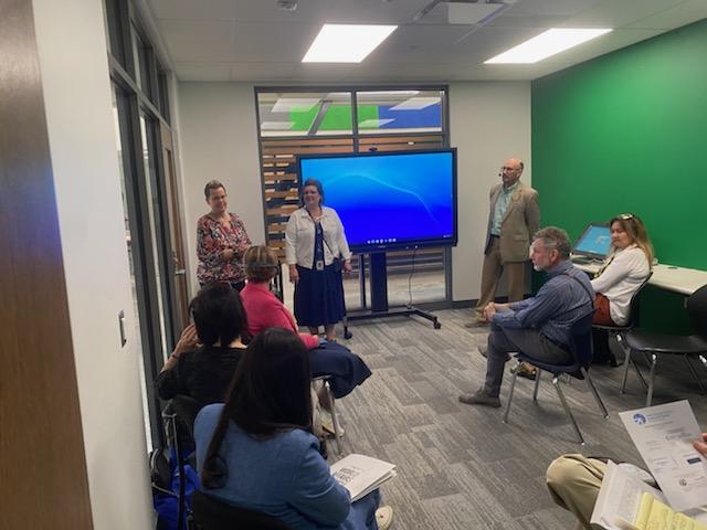 CoachJenniferH's tweet photo. I had a wonderful opportunity today. I got to share how we integrate technology into all of the classes at Winton Woods High School with a group of educators from Kazakhstan via the International Visitor Leadership Program. @wwcsdistrict #IVLP #WAC #HCESCedTech https://t.co/hJzokpV7Ld