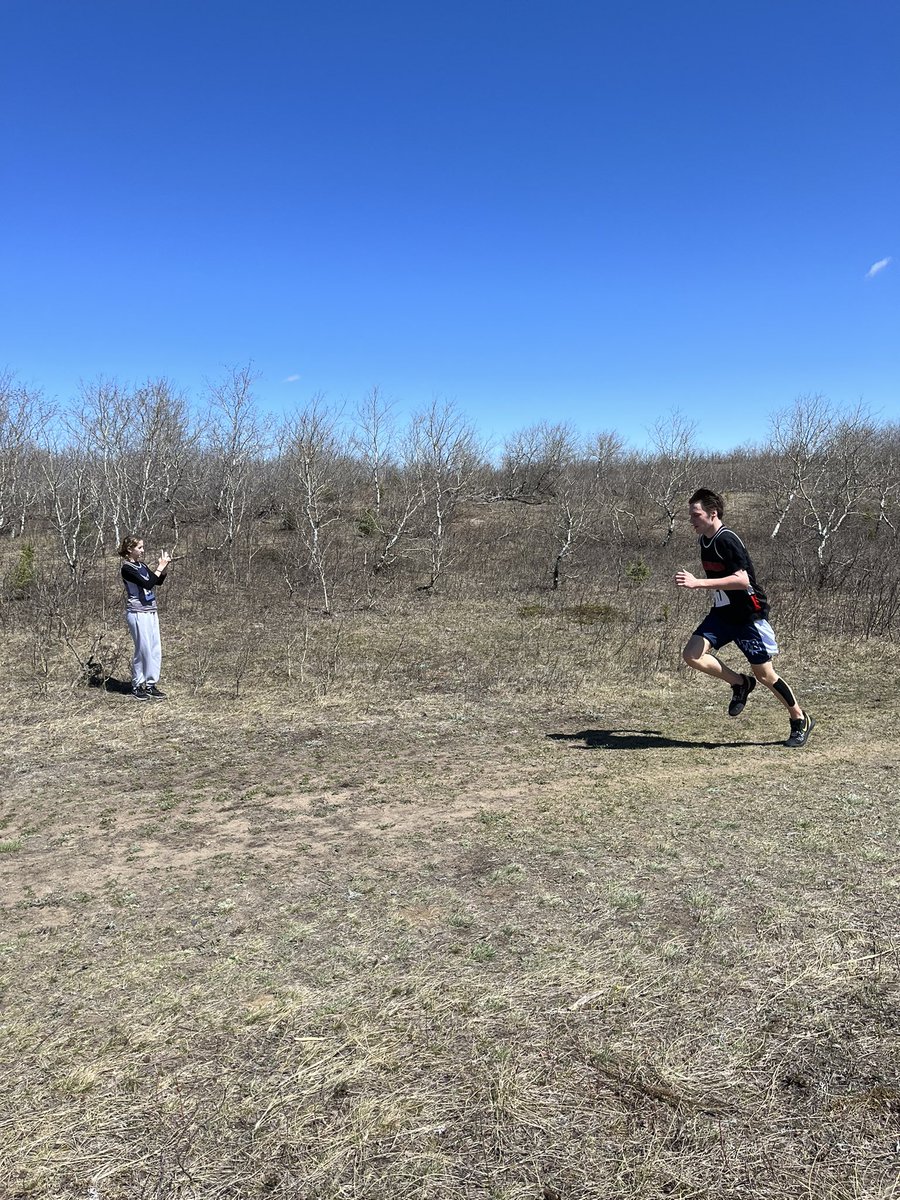FreynetPhysed's tweet photo. Turned out to be a great day for running! Félicitations à mes élèves! @cbLRSD https://t.co/jhBmdx9u0X