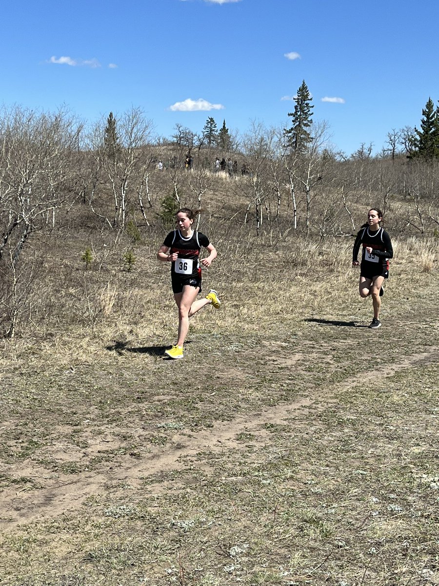 FreynetPhysed's tweet photo. Turned out to be a great day for running! Félicitations à mes élèves! @cbLRSD https://t.co/jhBmdx9u0X