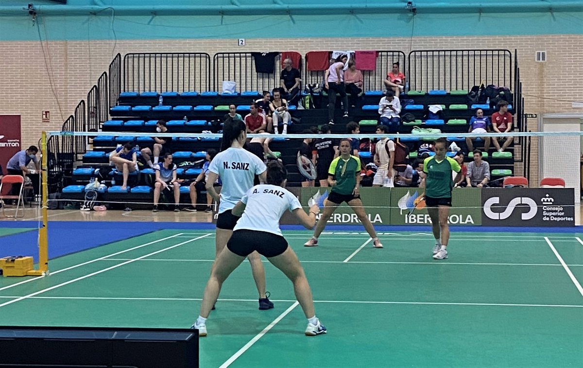 BadmValladolid's tweet photo. 🔥 | ¡CUARTOS DE FINAL en el CAMPEONATO DE ESPAÑA ABSOLUTO! 🇪🇸

¡Grandísima actuación de nuestros absolutos en el #CptoESP 🇪🇸 con un quinto puesto en el DF de la dupla Natalia Sanz - Ana Sanz!

Poco que añadir. Demostrando todo el bádminton que llevan dentro💥

#CORAZÓNPucelano💜 https://t.co/WdlQUphY6p