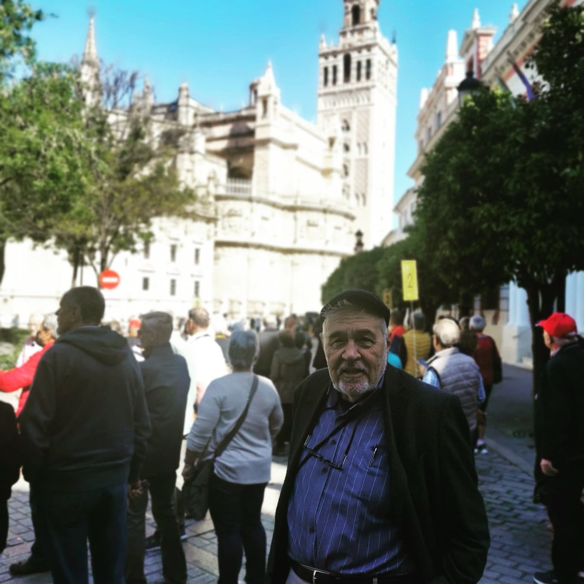 ILBERORTAYLIGSU's tweet photo. İspanya da para kazanıyor, otelciler var, inşaat şirketleri ve müteahhitler var, fabrikalar var ama önüne gelen nehir ve dereleri kirletmiyor, canının istediği yere mendebur binalar çıkamıyor. Hele tarihi eserleri gölgelemeye kimsede cesaret ve vicdan yok. https://t.co/t8hhiUJdaQ https://t.co/PE5lvJOPgj