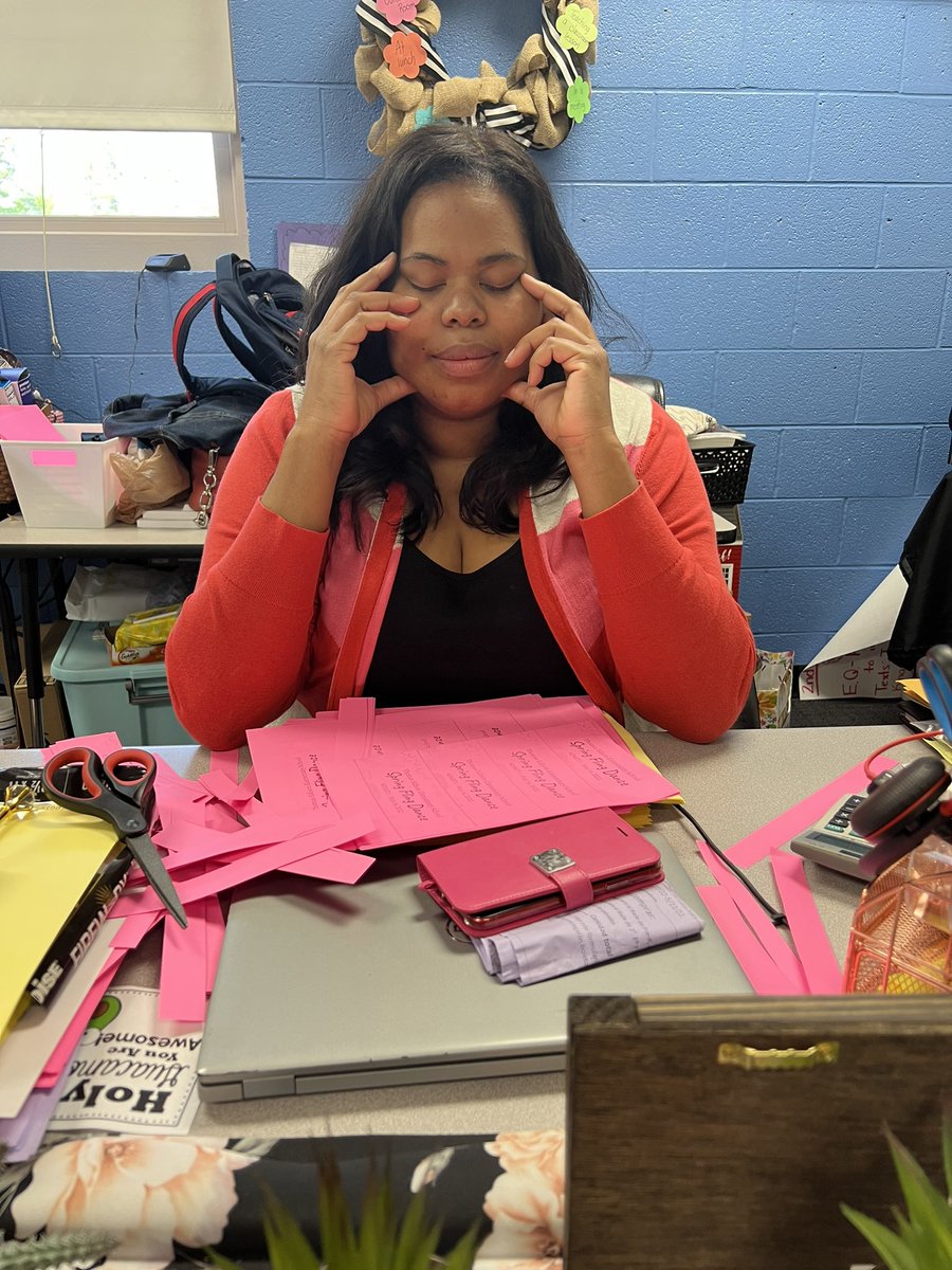 ThomasEdisonES's tweet photo. @Coach_VThomas taking a mindful moment while getting the Spring Dance tickets ready today for Tune-In To You Tuesday!!! @MNPS_kidshealth #MNPSWellnessWeek2022 #EdisonElementary #MNPSWellnessWeek2022 #tuneintoyoutuesday https://t.co/mCIwAWy0rC