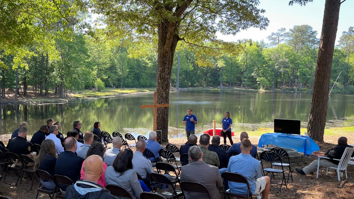 LexingtonPD's tweet photo. Chief Terrence Green thanks @TheHaven_SC for the Prayer on the Pond event this morning.
This is a great place for our law enforcement community to spend time to rescue, restore, and rebuild from the many pressures and experiences of this work.#SaveAHero
https://t.co/ZShMqQMwHx https://t.co/C3r87qPfuo