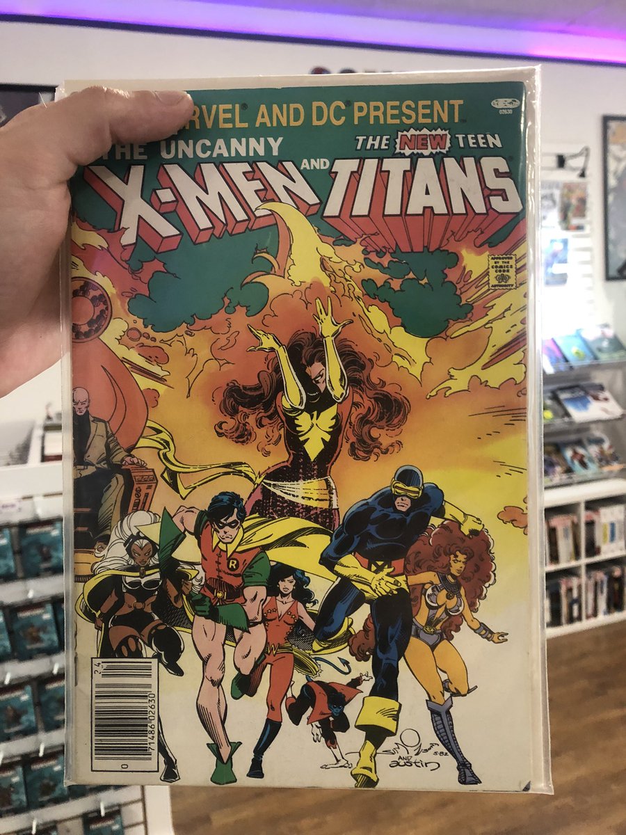 Freakopolis's tweet photo. Everyone loves a big crossover! More great comics land in the long boxes weekly 😃
#comics #comicbooks #marvelcomics #DC https://t.co/V2ZObgApFn