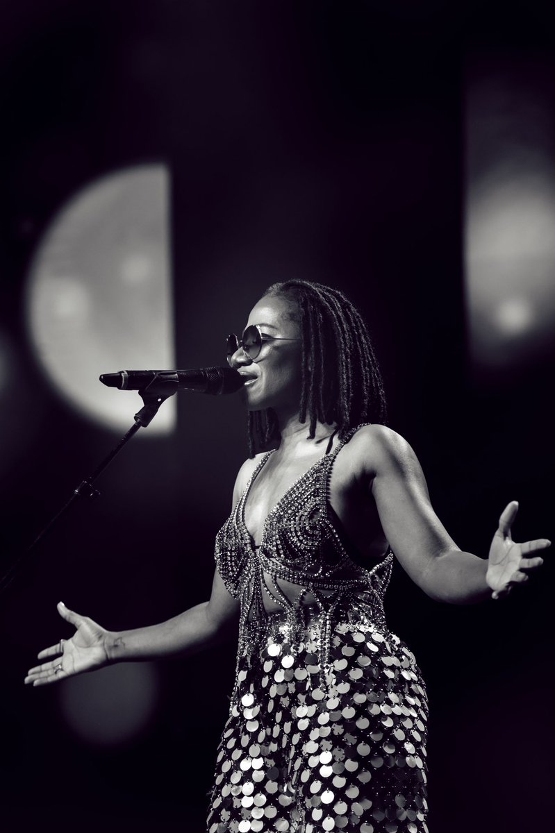 Asa_official's tweet photo. Lagos✨I love you 🤍🤍🤍🦅 https://t.co/G8leg1aehp
