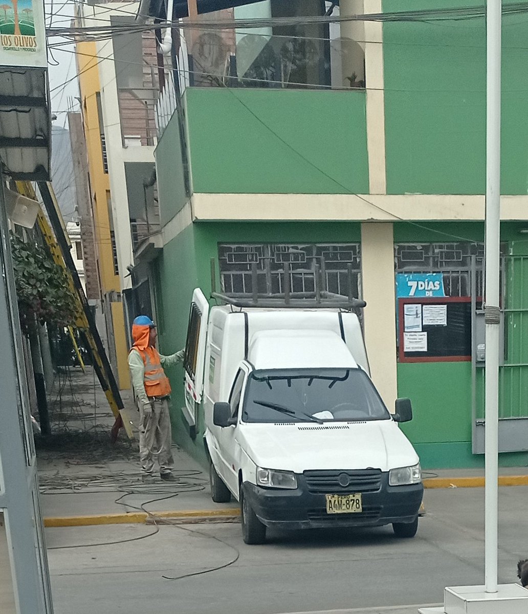 cbas_joo's tweet photo. @MovistarPeru los malcriados que contratan esos extranjeros prepotentes y groseros cortan todo el servicio por mantenimiento y no hay aviso previo https://t.co/zP0qmT8FVJ
