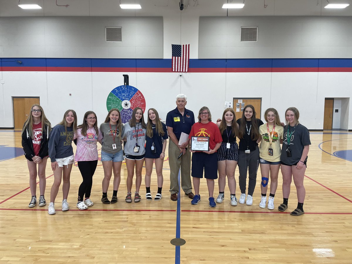 RoxanaAthletics's tweet photo. Congrats to Roxana Junior High Girls 🏀 Coach Carol Fletcher on being selected as IBCA Junior High Coach Of The Year! Steve Allen made a surprise visit today and made Coach Fletcher’s day…much deserved.
@Rox_BoosterClub https://t.co/KHUT6FQi7z