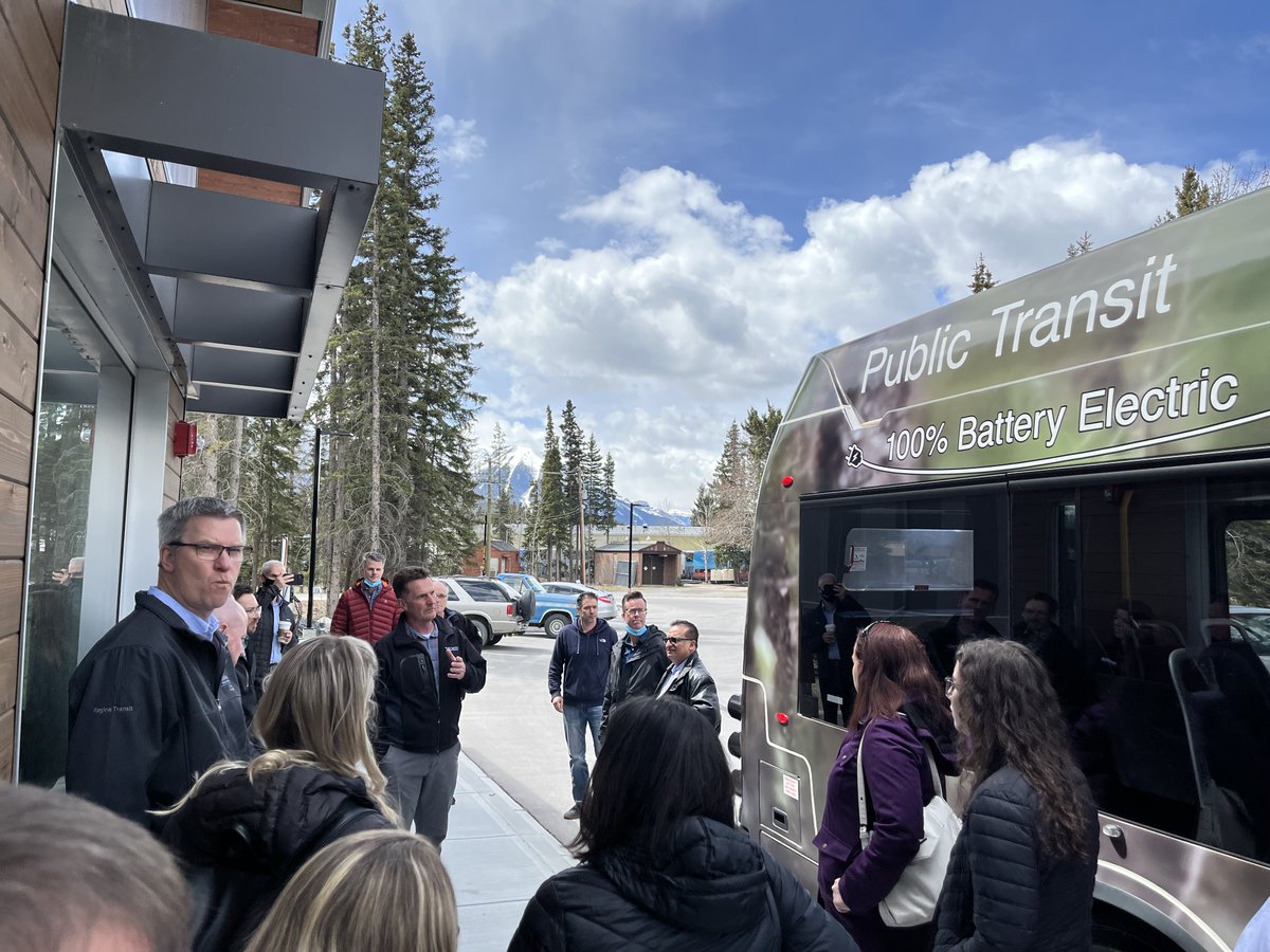 canadiantransit's tweet photo. Great tour of the electric bus facility in Banff operated by @roamtransit for the CUTA Prairie & Territories chapter meeting in #Banff #Alberta.
#ZeroEmissionBus #CDNtransit #ABtransit https://t.co/xI2oeRxhbp