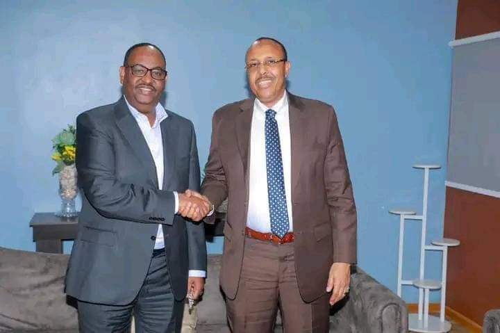 AhmedGallow8's tweet photo. 2002                            2022 Gobanimadu ha waarto #Amni #Adeeg #Ammaano #Deni4Somalia https://t.co/HFA72Hb37K