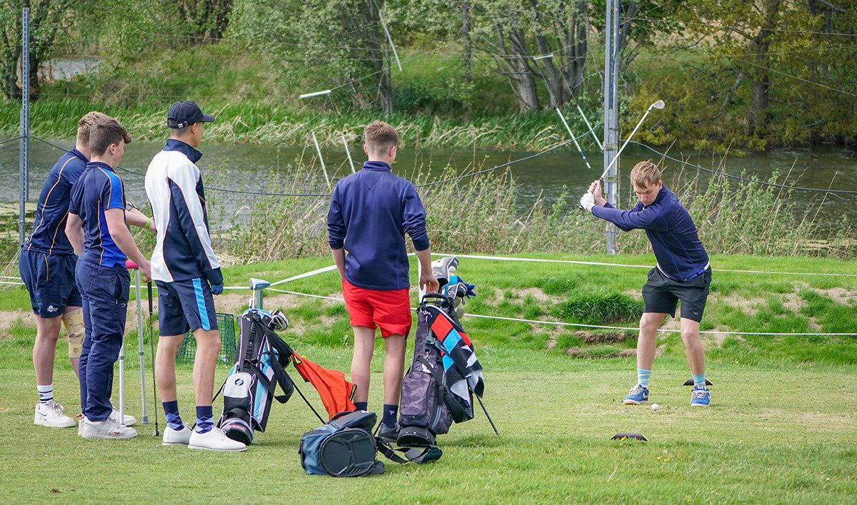strath_sport's tweet photo. Congratulations to @simpson_house on winning the senior boys Inter-House golf competition, which was played on the Strathallan golf course today 👏⛳️🏆 https://t.co/jZg2Q94EZD