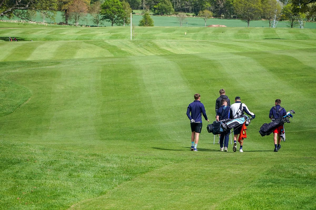 strath_sport's tweet photo. Congratulations to @simpson_house on winning the senior boys Inter-House golf competition, which was played on the Strathallan golf course today 👏⛳️🏆 https://t.co/jZg2Q94EZD