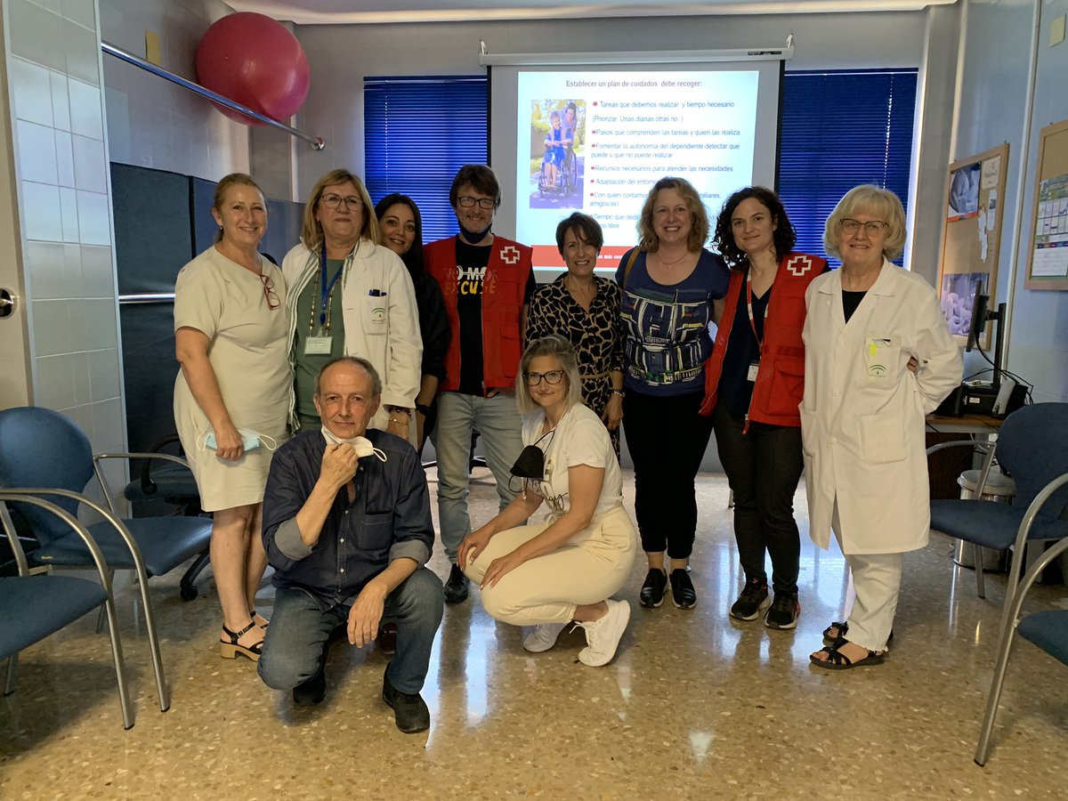 mhorcajo0808's tweet photo. Hoy en nuestro Centro de Salud @CSPuertoTorre taller de Cuidador@s a cargo de Carlos (voluntario) y Sonia (técnica)de Cruz Roja @CREMalaga @adamanas @SaludAPMalaga.😊👏 https://t.co/kZ5ObWzhdg