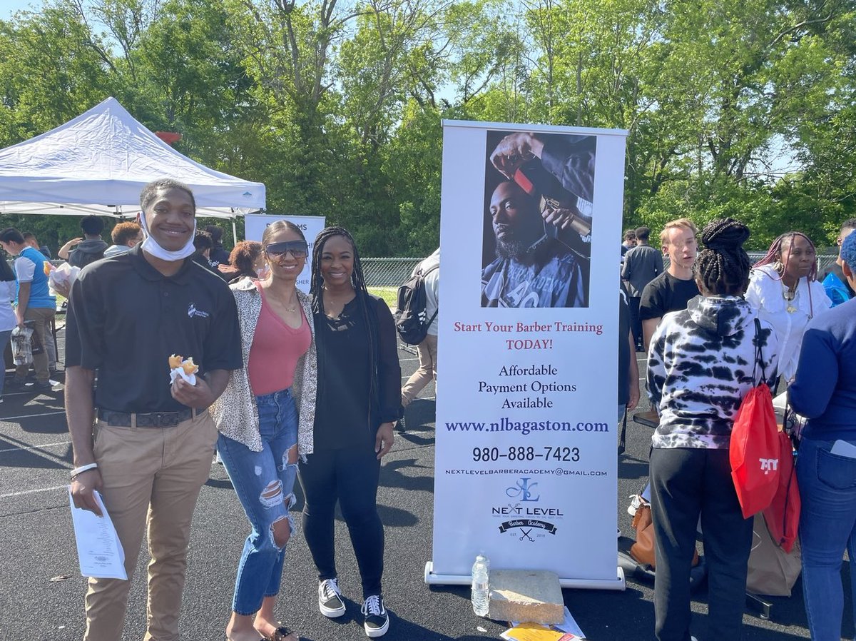 Ed_ChangeAgent's tweet photo. CMS Olympic High School Scholars participated in an outside Career Exploration Palooza on their track/football field! Way to go Career Dev Coordinator (CDC) Towonder Sain and CTE school staff!! #SunnyDayforCareerOpportunities #CreativeApproach #EngagedStudents #CMSCTE @CTEforNC https://t.co/bCSgvPvCQ4
