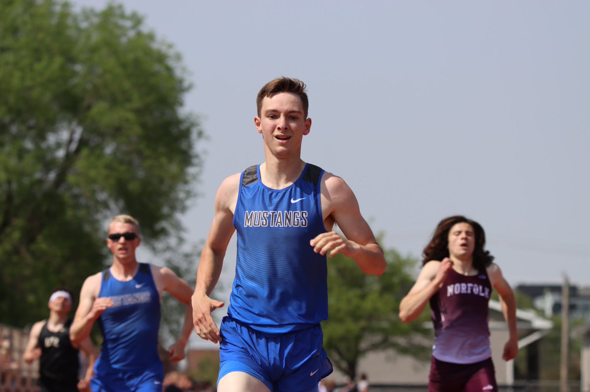 PrepRunningNerd's tweet photo. A-4 Boys 400: Lanphier, Ratledge, Woods, and Krohn earn AQ State spots. https://t.co/Zp1rmXA8Re