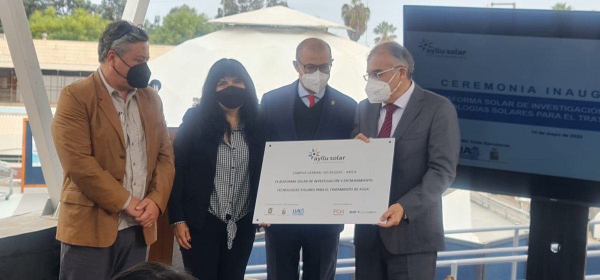 EnergiaAyP's tweet photo. Hoy el Seremi de Energía Hugo Sandoval Medina participó en ceremonia de Inauguración de plataforma solar de  Investigación, iniciativa liderada por la Red Asociativa Ayllu Solar, Fundación Chile, BHP Foundation, Universidades Tarapacá, Chile y Antofagasta. #Energía #AylluSolar https://t.co/ytfJED0y4V