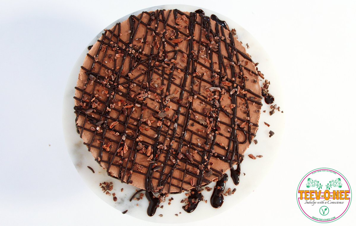 teevonee's tweet photo. Life's like a box of chocolates, you never know what you're going to get. Unless it's a TRIPLE CHOCOLATE slice of #VEGAN cheesecake from @Teevonee, which will help you to forget about your stress and "Indulge With A Conscience" while you decompress. Would you like a slice? https://t.co/cEfYQwfOA0