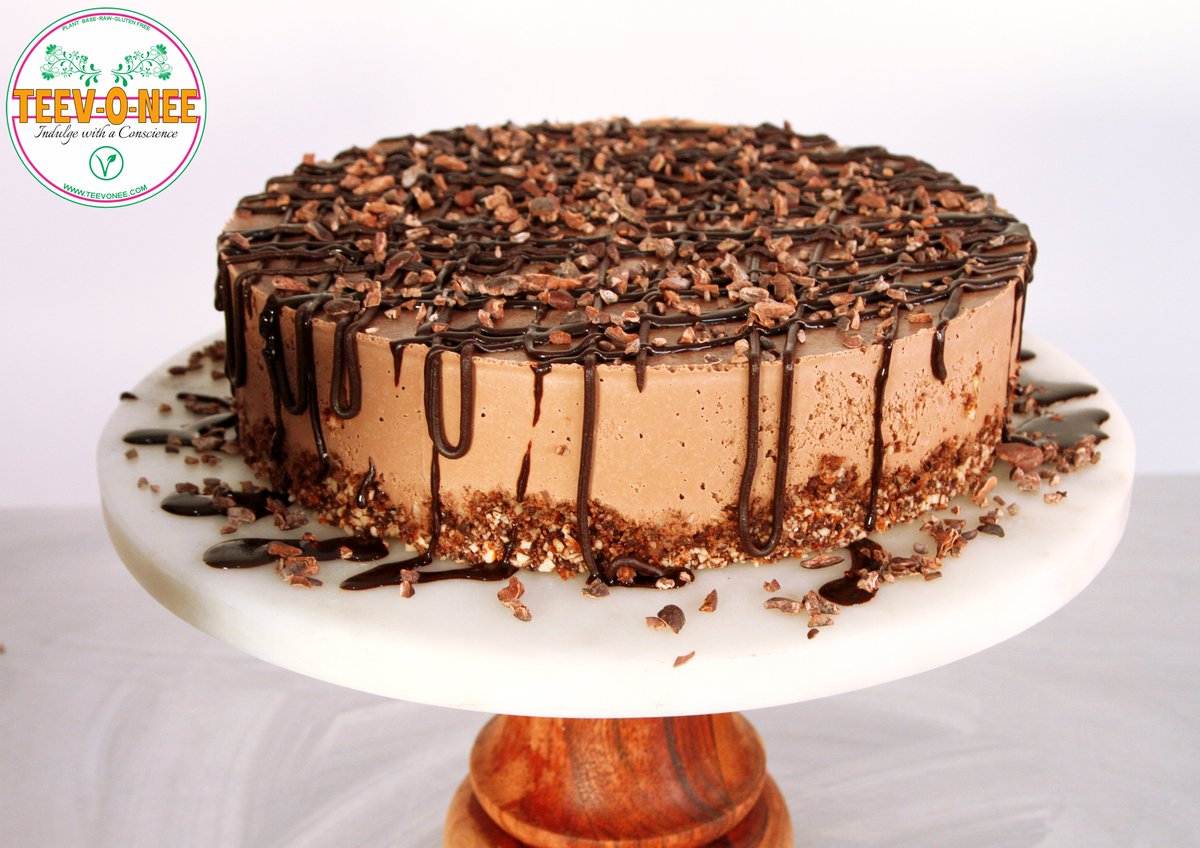 teevonee's tweet photo. Life's like a box of chocolates, you never know what you're going to get. Unless it's a TRIPLE CHOCOLATE slice of #VEGAN cheesecake from @Teevonee, which will help you to forget about your stress and "Indulge With A Conscience" while you decompress. Would you like a slice? https://t.co/cEfYQwfOA0