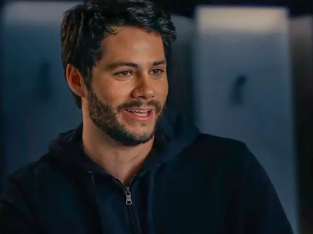 ersaztly's tweet photo. Dylan o’brien smiling everyone, this man has the perfect smile #DylanOBrien https://t.co/0PRTvPv3L0
