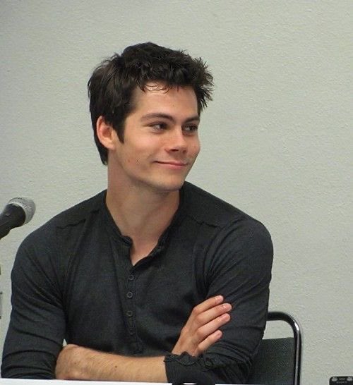 ersaztly's tweet photo. Dylan o’brien smiling everyone, this man has the perfect smile #DylanOBrien https://t.co/0PRTvPv3L0