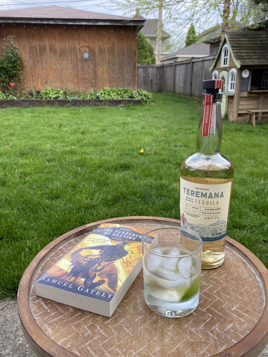 samuel_gately's tweet image. Another birthday in the books. Thanks for all the messages today. Sitting down with my new bottle of @Teremana to write my next book, a fantasy/wrestling mash up for the ages. Thanks for the inspiration, @TheRock! #knowyourrole