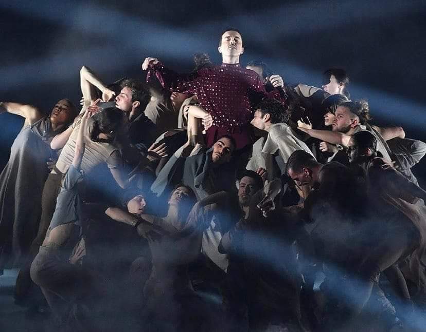 itsgiubi's tweet photo. dall’arena vuota circondata dal silenzio all’Europa che canta a squarciagola.
Diodato ha fatto rumore.
E ci ha commosso, ancora una volta. #Eurovision https://t.co/aMGN8vittu