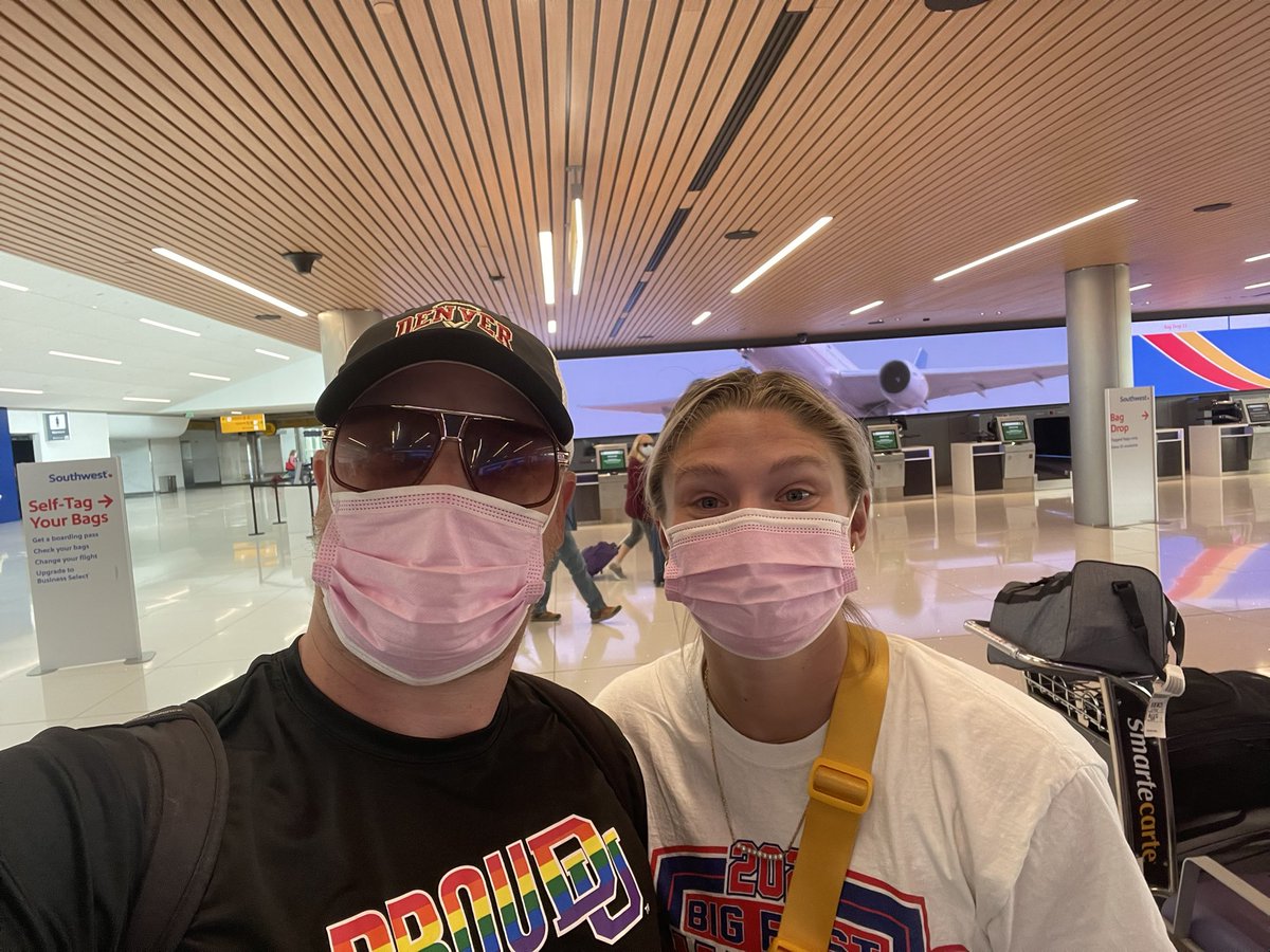CoachQ88's tweet photo. Shipping off to boston @balllikeMOLL https://t.co/d3QHuoUTwW