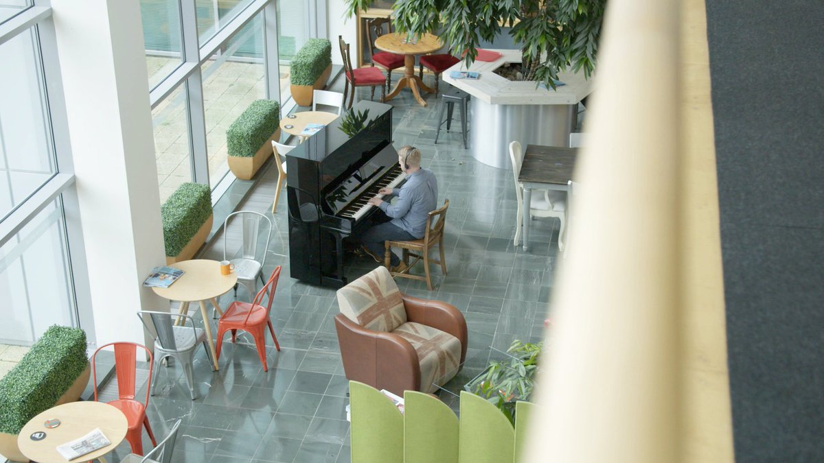 Thinking of making a #job change? Check out our new (and flexible-hybrid) roles: ow.ly/25lB50IHLQi 

#jobopportunity #RedgateCareers