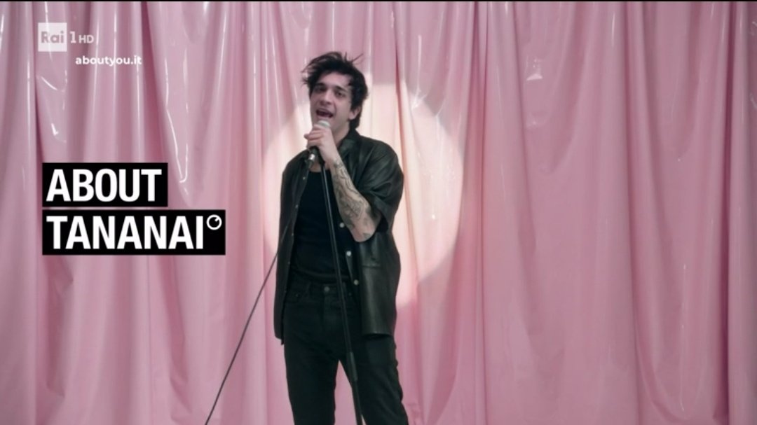 aleferaz's tweet photo. LA PUBBLICITÀ CON TANANAI NEL MEZZO DELL'EUROVISION DOPO CHE LUI SI ERA CONGEDATO DA SANREMO CON "CI VEDIAMO ALL'EUROVISION RAGA" QUESTA È LA SUA RIVINCITA

#Eurovision #Eurovision2022 #EscIta https://t.co/iaMUTVZe5L