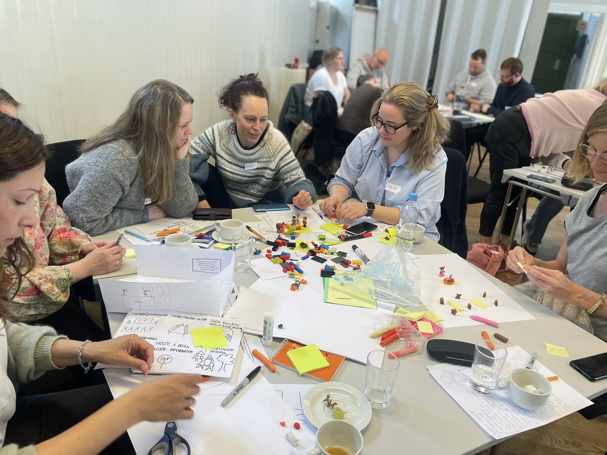 alysonwalkerRHC's tweet photo. A fantastisk &amp; packed day teaching Service Design for Healthcare to these wonderful professionals from North Norway.  Using a user-focussed approach to progress QI projects with empathy at the heart.

@HelseNord @MetteFredheim @redfernjam @HazeloneWhite 

 #design #inspired https://t.co/2EpncooHem