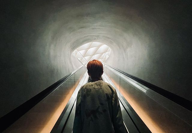 TheBroad's tweet photo. Art At The End Of The Tunnel 🖼💫

📸: Instagram user justincorsbie

@dsrny #TheBroad #TheBroadMuseum #DowntownLA #DTLA #LosAngeles #Architecture https://t.co/N9RAGTMcou