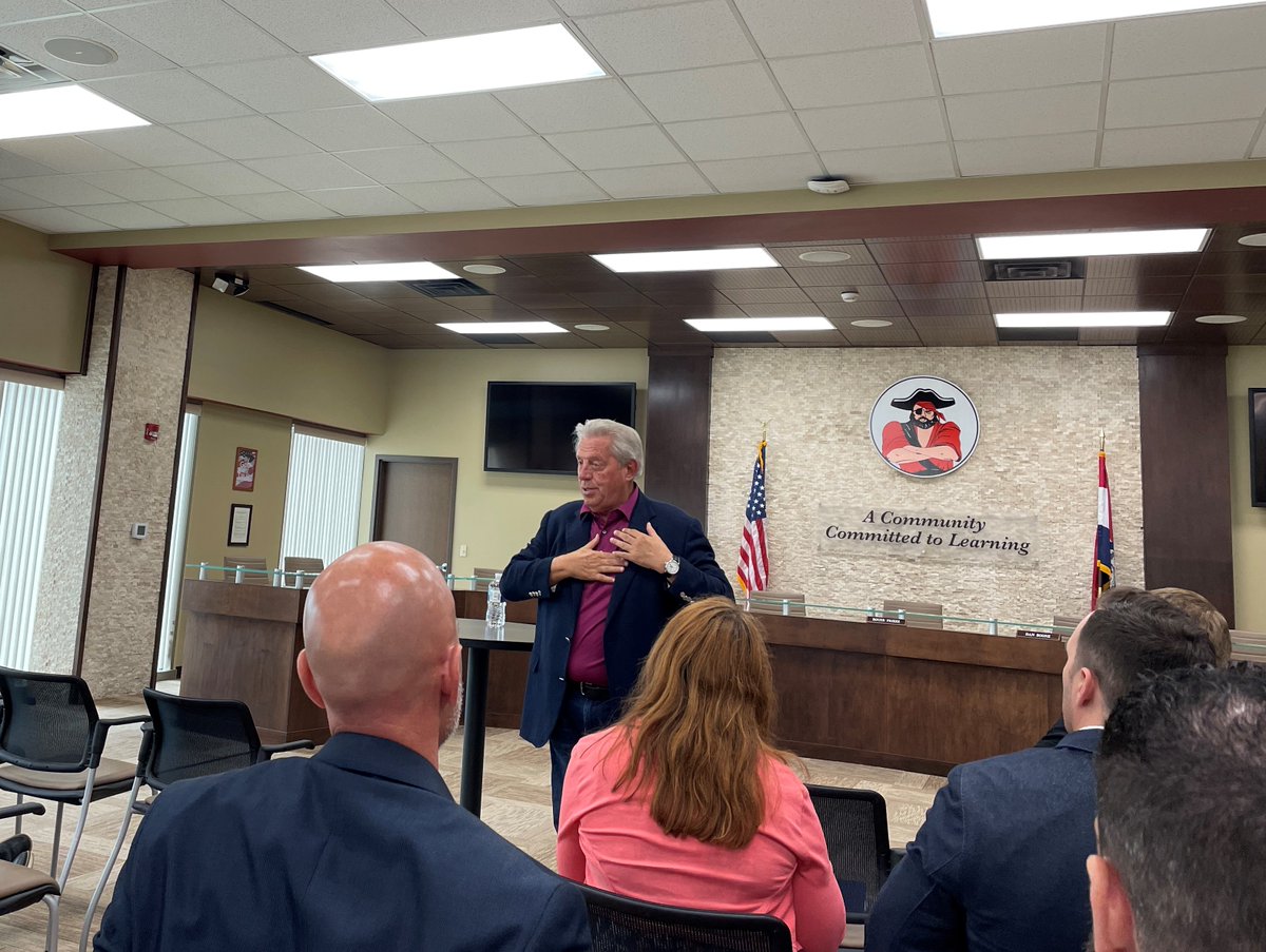 bransonschools's tweet photo. It was an honor to host @TheJohnCMaxwell today to listen to a presentation on leadership and transformation in our schools! Area school leaders were invited to attend to hear his inspiring words. Many, including Dr. Swofford, were able to have their personal books signed! https://t.co/vQAvVWe2n8