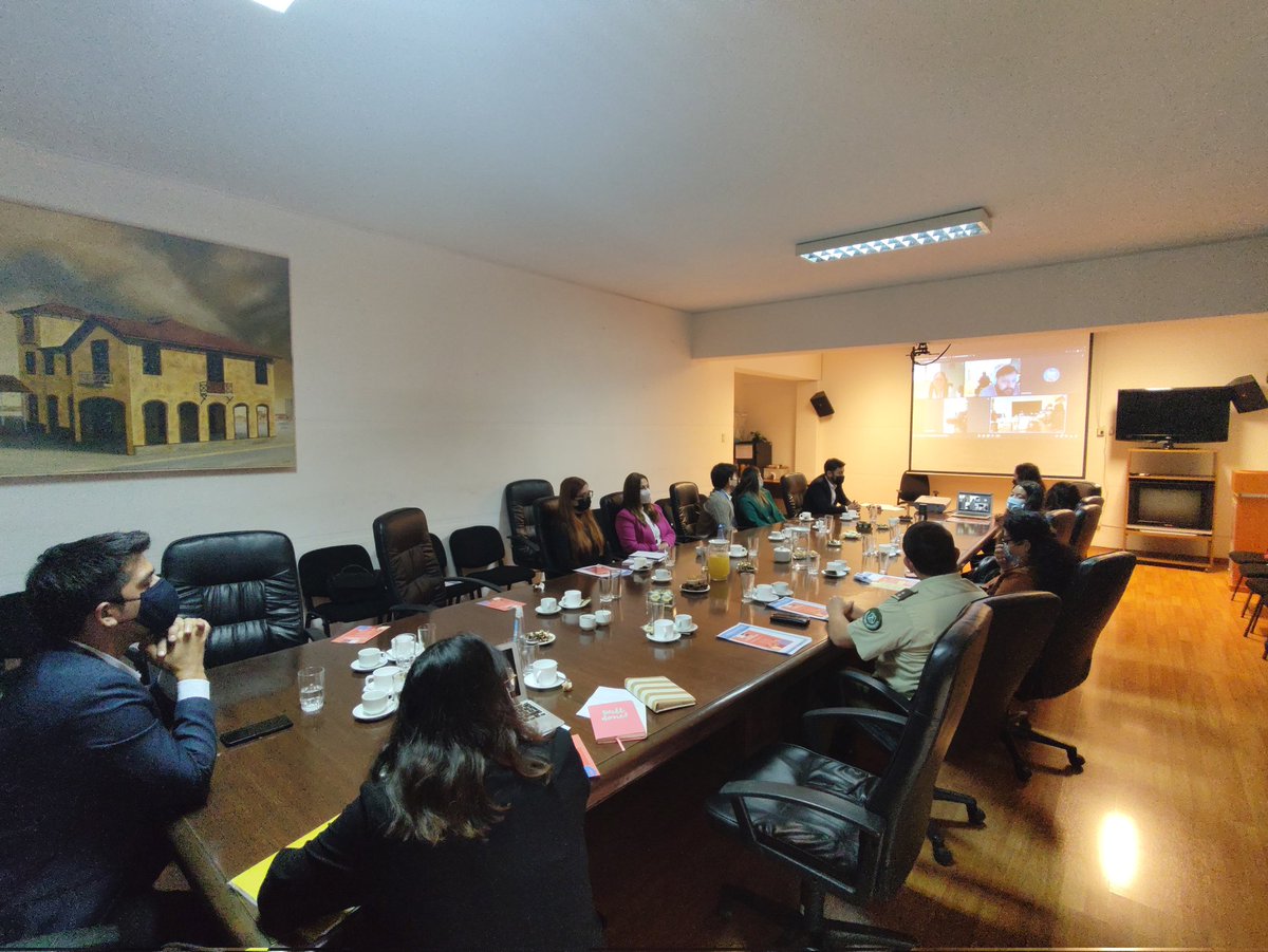 AntofagastaSpd's tweet photo. Hoy en la entrega semestral de los Resultados de Implementación del equipos Lazos #ProgramaLazos junto al Seremi de Justicia y DDHH Cristóbal Orellana @OrellanAntofa y Coordinadora Regional de la @SubPrevDelito Catalina Zuleta. Reconocimiento a la mejor Adherencia MTS Nacional https://t.co/8QiZuj3VyD
