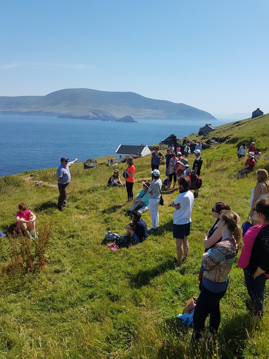AnUamhain's tweet photo. Ar ais arís....@saolodheas @SportRnaG @CoggOid
@AisTeagaiscCOGG @INTOnews @Gaeloid @tuismitheoiri
Bígí linn ar an mBlascsaod agus i nDún Chaoin.. https://t.co/y6QqwAnXyc