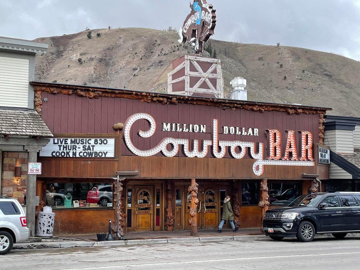 sultansofstring's tweet photo. Thank you #JacksonHole for the tremendous stopover on the way! Next up, performing in #DillonMT tonight! The Sultans of String at Beier Auditorium. https://t.co/EmUp3FBD2Y