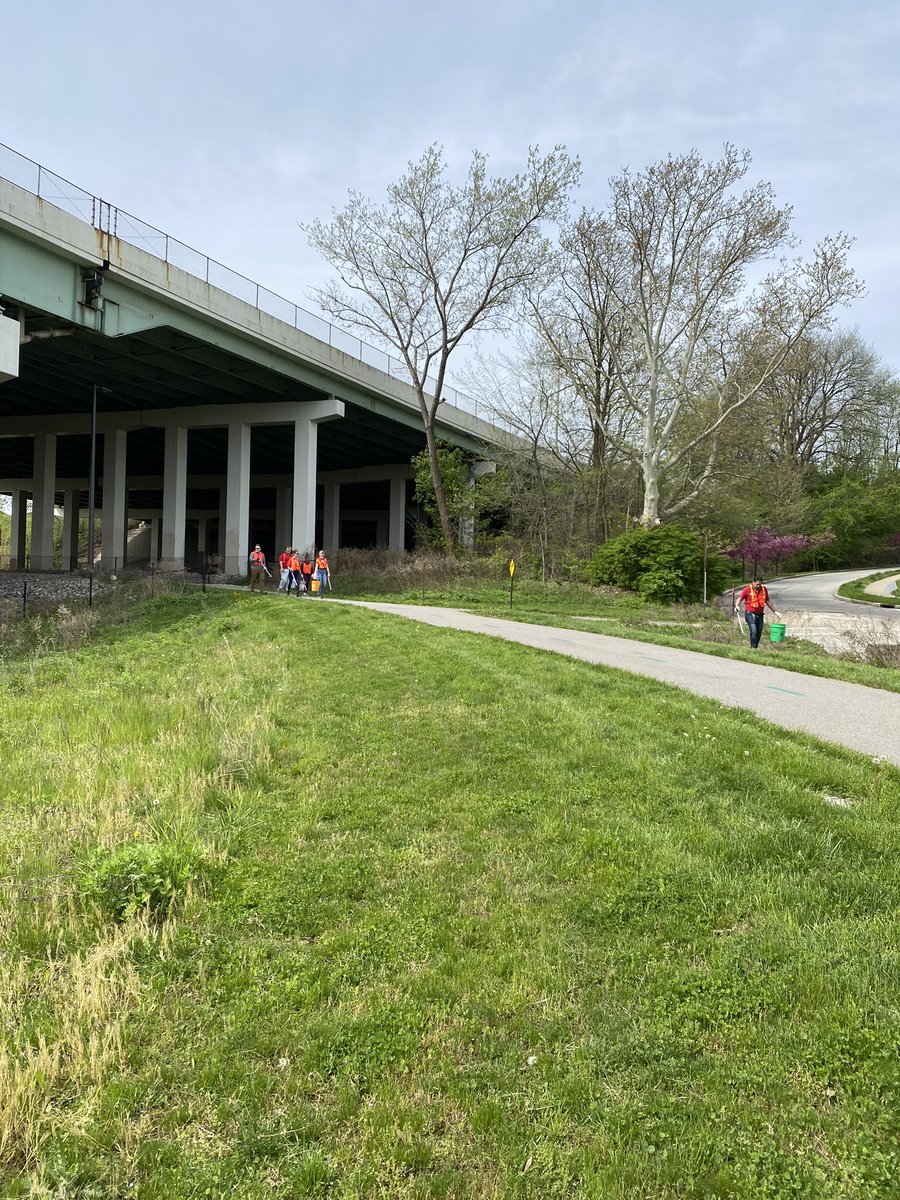 What a lovely day to Volunteer at the Cleveland Metroparks with the Fairview Park &amp; Steelyard crew!!