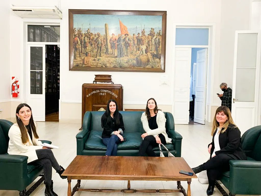 AleBarro5's tweet photo. 🏛| Cumpliendo con nuestra labor legislativa . La senadora Hilda Rosa Quiroga  solicitó más especialidades médicas para Malargüe. Insistiendo en este tema importante, acompaño en el pedido a la legisladora. 
@LegislaturaMdz https://t.co/tEN9CzHsPM