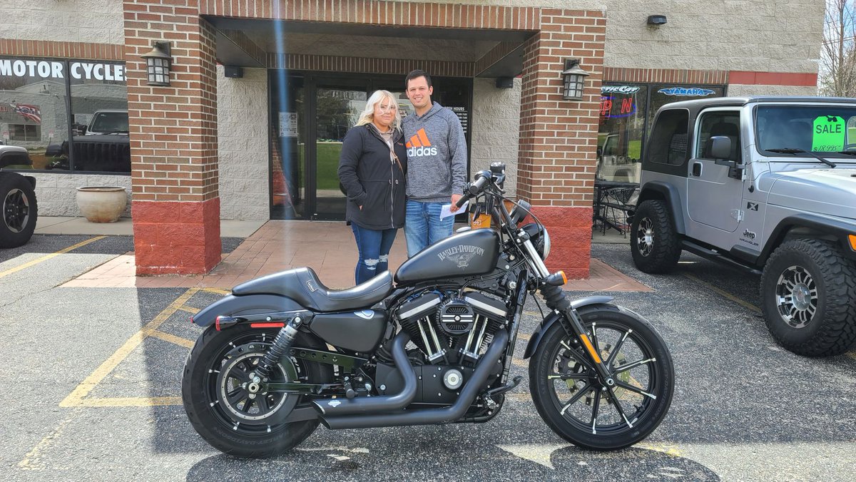 JamiesBigBend's tweet photo. Congrats to Andres and Kayla on their first bike! This Iron 883 will be the perfect bike to learn on! Have fun! We appreciate your business!
#harley_davidson #hdmotorcycle #sportster #motorcycleriders https://t.co/brcPd5bNwU