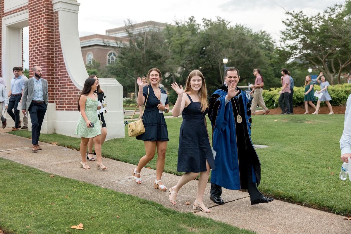 Blake Thompson tweet media