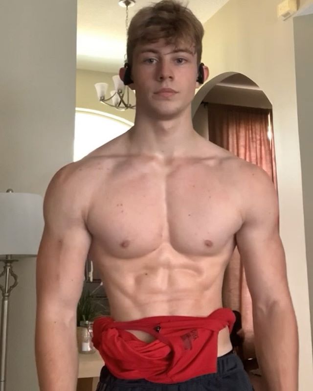Malechritude's tweet photo. studboy Colin Moreira https://t.co/8MNS15eA7e