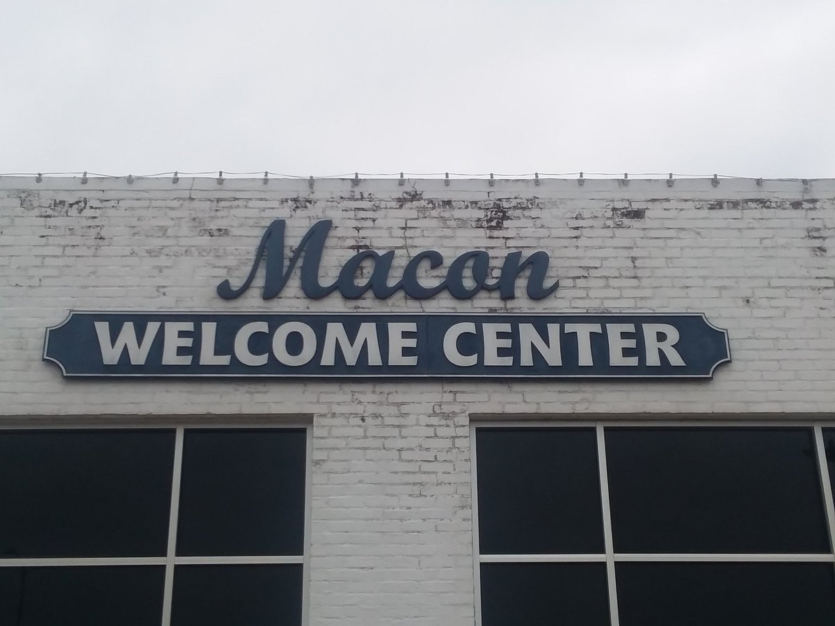 chancemcdavid's tweet photo. @JCStennisInst #commdev team in #MaconMS today visiting with the Noxubee Co. Historical Society. We look forward to helping you turn ideas into realities! #assetdev https://t.co/tAVYpKBeX2