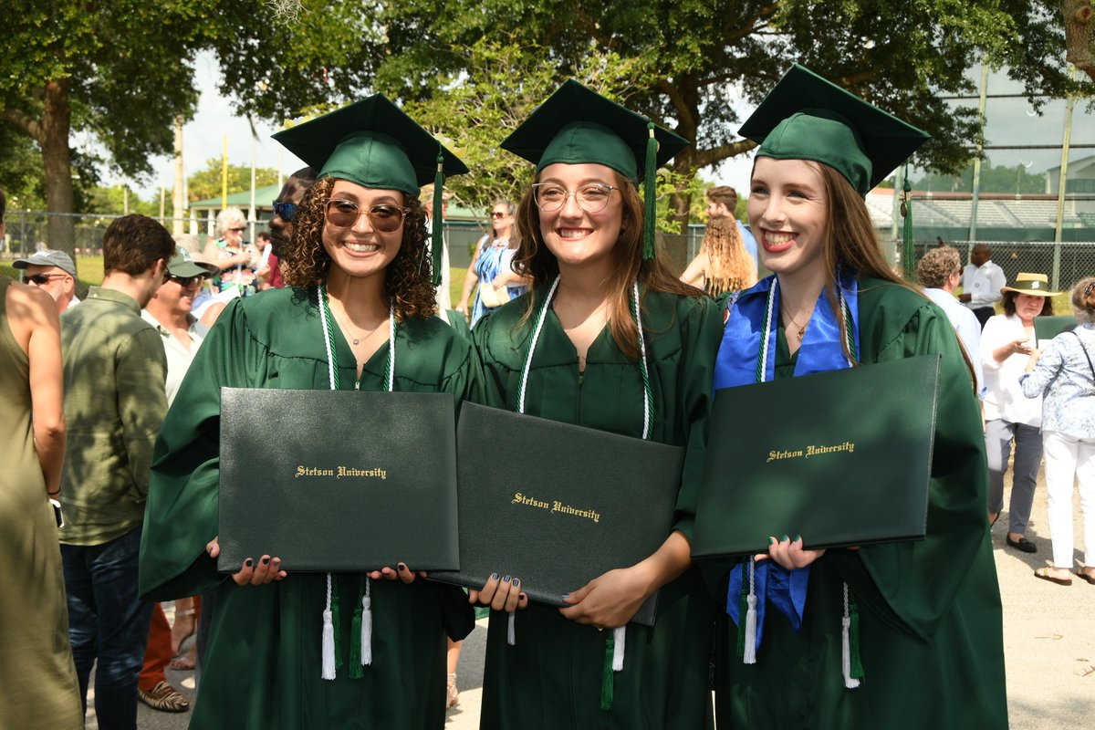 StetsonU's tweet photo. Congratulations to every #hattergrad who was recognized this past weekend during our two undergraduate ceremonies, one graduate ceremony and our ROTC Commissioning ceremony!
Full story: https://t.co/yH29IfA5K8
Photo Collection: https://t.co/wZ1OTWFOmH https://t.co/hqJ2OF4cx4