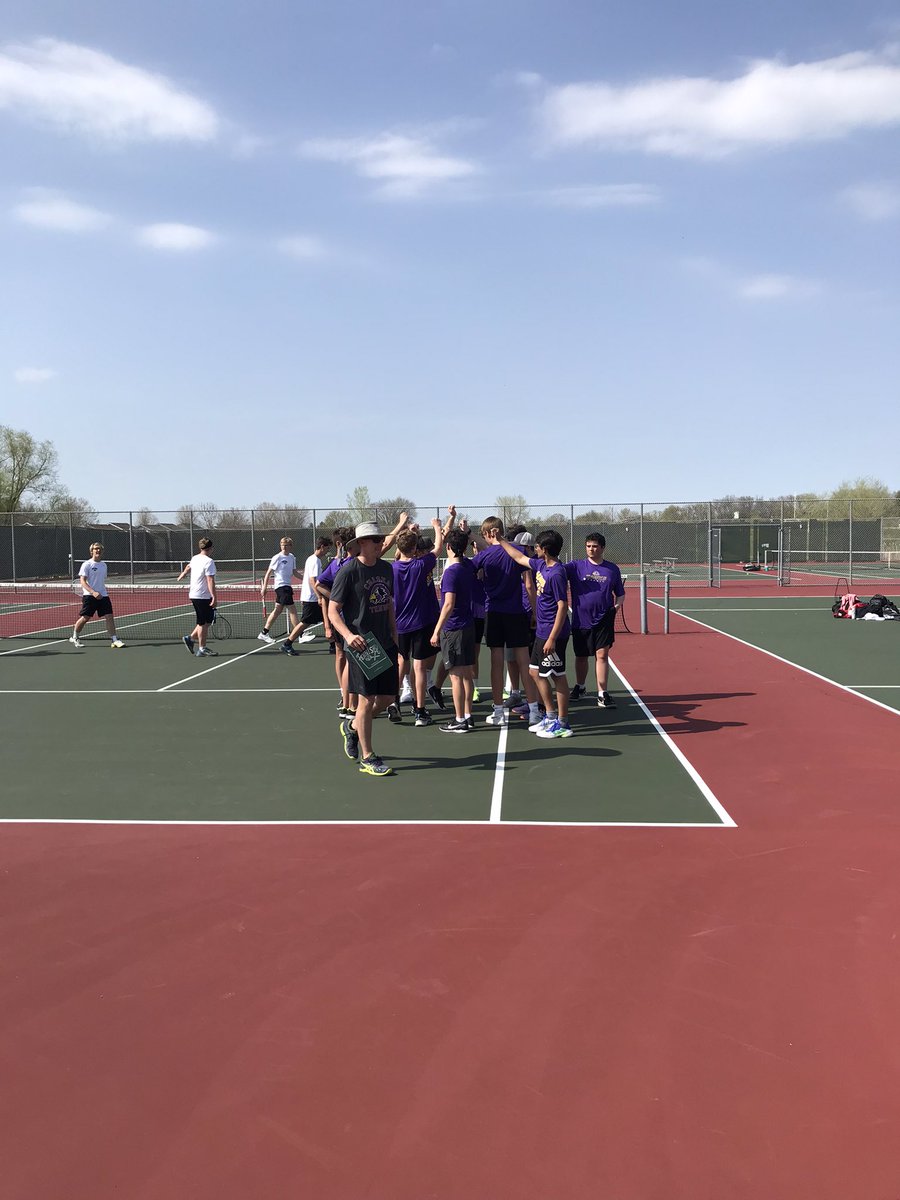 kmwendland's tweet photo. @TennisCHS 1 2 3. Go Hawks! https://t.co/fk6FfI76iy