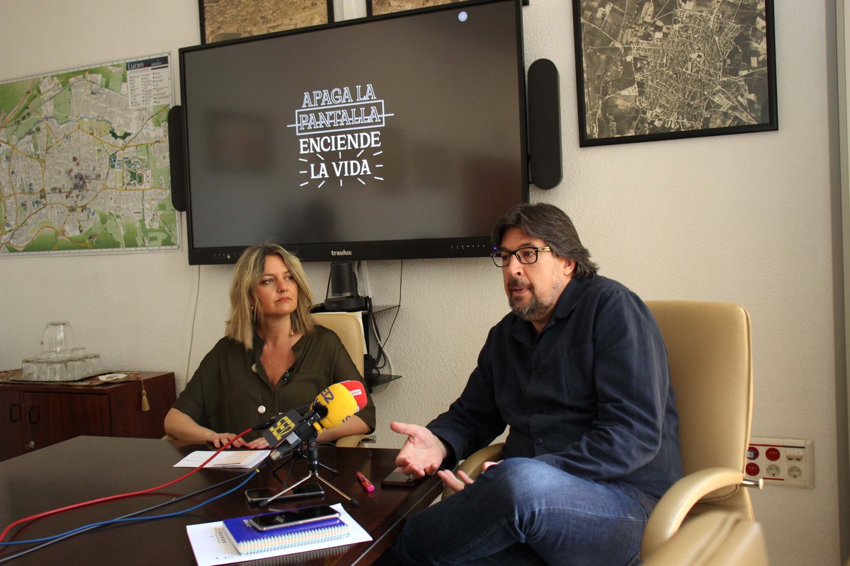 AytoLucena's tweet image. El Ayuntamiento de Lucena, a través del Plan Local de Salud, pretende erradicar el avance de la adicción a la pantallas, especialmente entre la población infantil y adolescente.

Campaña 💻&apos;Apaga la pantalla, enciende la vida&apos;✅

Info 👉 tinyurl.com/ycx2a6kw