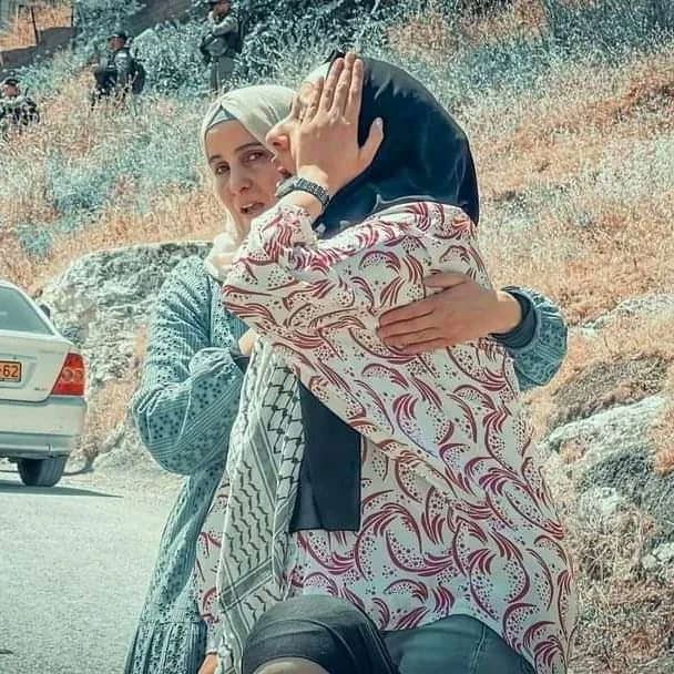Approximately 40 homeless people...a side of oppression and pain experienced by the Al-Rajbi family in #Jerusalem during the demolition of their house by the occupation forces
 #Palestinewillbefree