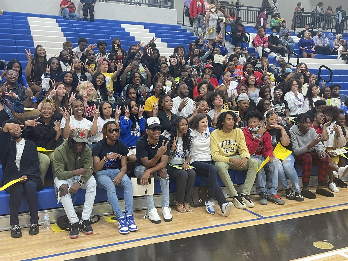 Happy #decisionday Ram Fam!!! These students are off to college or the military in a few months. I have no doubt that they will do great things. Congratulations ‼️
💙🎉 #RamsRise #ramfam <a href="/Newton_High/">Newton High School</a>