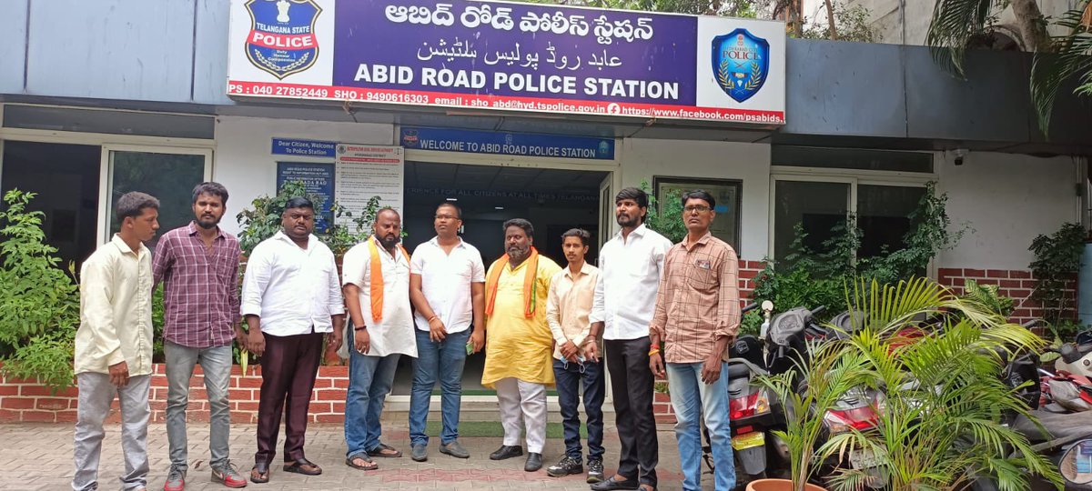 bjymmahankalid1's tweet photo. We demand State Govt to remove Urdu language from Group-1 exams in order to make it unbiased & provide equal opportunity for everyone! #jobs2022 #JobNotifications #jobnotification2022 #KCRFailedTelangana #kcrcheatstelangana #TRSHataoTelanganaBachao https://t.co/9akMuodAum