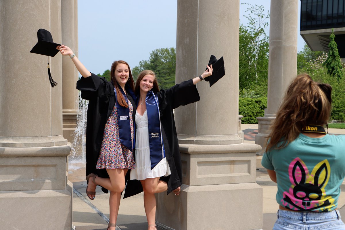 UISedu's tweet photo. It's a good week to be outside at #UISedu! Students are using the nice weather to take Commencement photos, play sports on the quad, have a picnic and study for finals. #UIS22 #Spring #Illinois #Midwest https://t.co/ycvbH35K1L