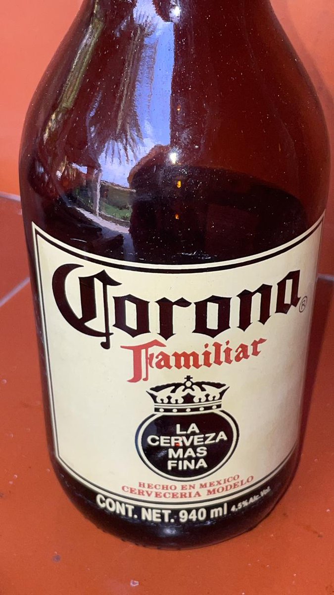 CsarAnd62184832's tweet photo. @franco_esca lo mismo oero me chingué una cagua #papaluchon #panzachelera https://t.co/MUrEQpHrAA