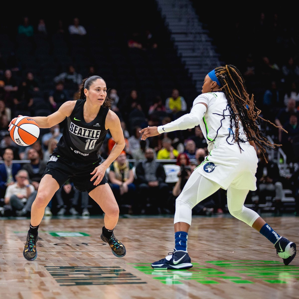 Do206's tweet photo. A night studded with ✨ @willtrogdon got some shots of the shots at last Friday's @seattlestorm home opener. See all their games @ClimateArena here: https://t.co/YB3L7bwj3j
#seattlestorm #TakeCover #WNBA #seattlestars #seattlesports #dostuffmore #seattle #pnwlife https://t.co/ySXdzkgMBD